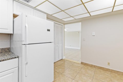 Copropriété à louer à Weston, Floride: 2 chambres, 114.73 m2 № 1987101 - photo 13