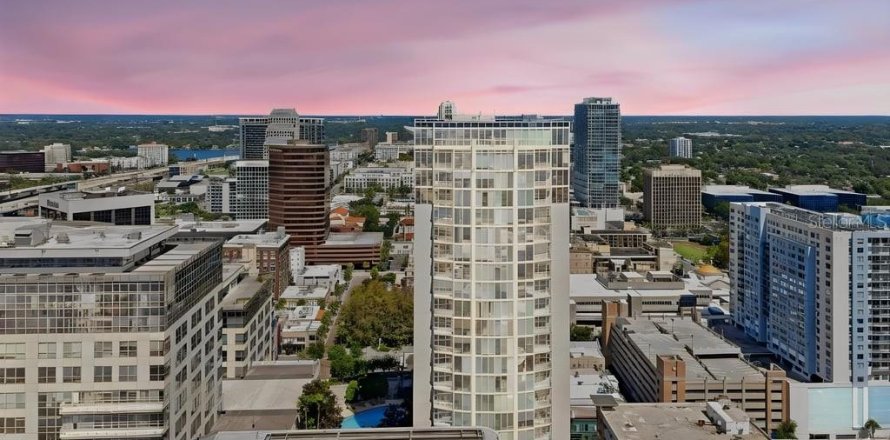 Condo à Orlando, Floride, 2 chambres  № 2400405