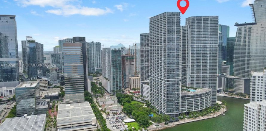 Condominio en Miami, Florida, 3 dormitorios № 1982926