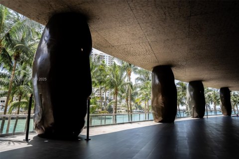 Condominio en venta en Miami, Florida, 3 dormitorios, 173.73 m2 № 1982926 - foto 24