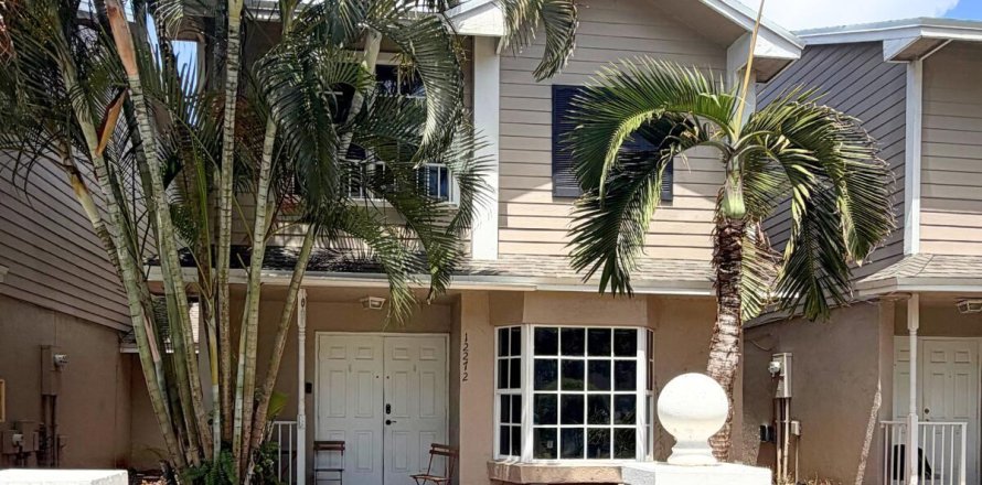 Touwnhouse à Sunrise, Floride 2 chambres, 128.95 m2 № 2086268