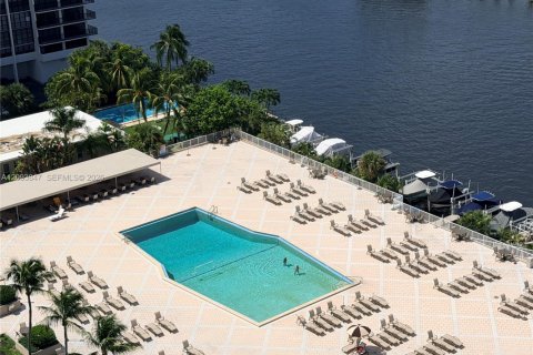 Copropriété à louer à Hallandale Beach, Floride: 1 chambre, 74.14 m2 № 2381770 - photo 6