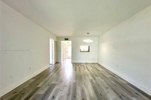 Купить кондоминиум в Маргит, Флорида 1 спальня, 66.89м2, № 1957257 - фото 5