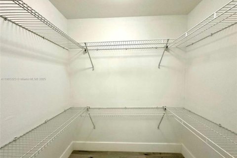 Купить кондоминиум в Маргит, Флорида 1 спальня, 66.89м2, № 1957257 - фото 11