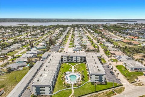 Condo in Ormond Beach, Florida, 2 bedrooms № 2195458 - photo 30