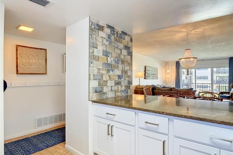 Condo in Ormond Beach, Florida, 2 bedrooms № 2195458 - photo 9