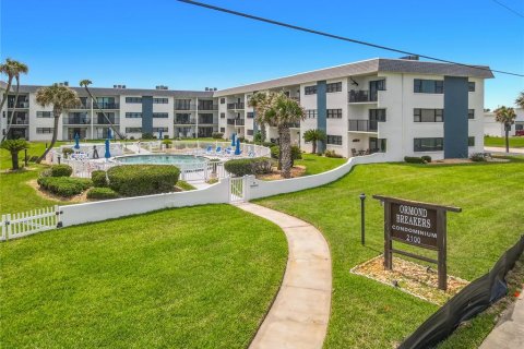 Condo in Ormond Beach, Florida, 2 bedrooms № 2195458 - photo 28