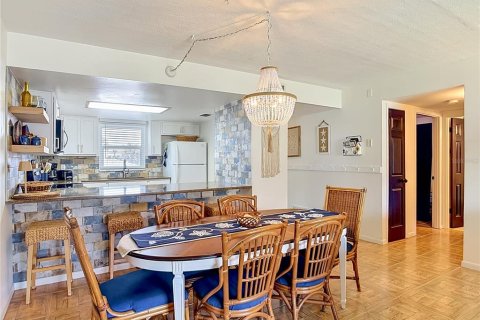 Condo in Ormond Beach, Florida, 2 bedrooms № 2195458 - photo 13