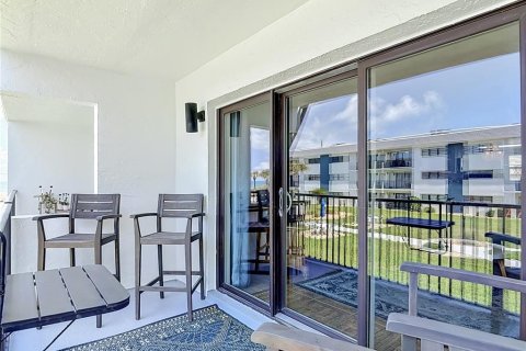 Condo in Ormond Beach, Florida, 2 bedrooms № 2195458 - photo 23
