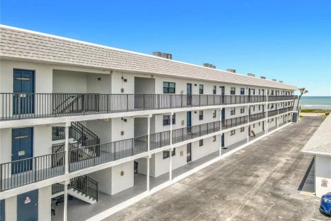 Condo in Ormond Beach, Florida, 2 bedrooms № 2195458 - photo 4