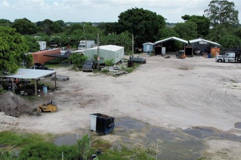 Commercial property in Miami-Dade, Florida № 2013183