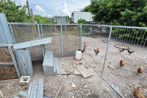 Commercial property in Miami-Dade, Florida № 2013183 - photo 23