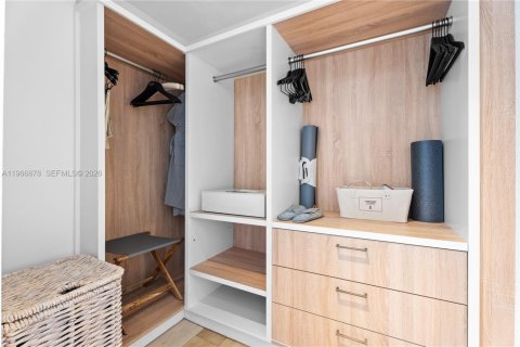 Condominio en venta en Miami Beach, Florida, 3 dormitorios, 204.66 m2 № 2029116 - foto 11