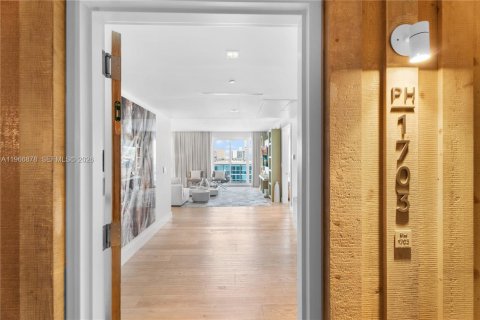 Condominio en venta en Miami Beach, Florida, 3 dormitorios, 204.66 m2 № 2029116 - foto 2