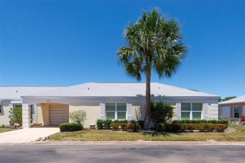 Condominio en Seminole, Florida, 2 dormitorios № 2100264