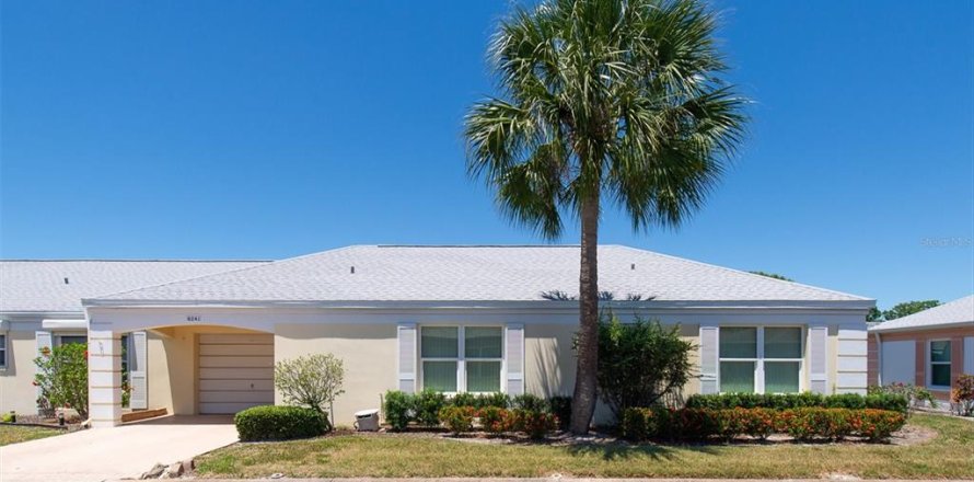 Condominio en Seminole, Florida, 2 dormitorios  № 2100264