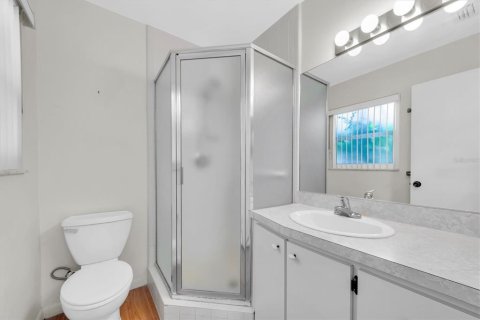 Condominio en venta en Seminole, Florida, 2 dormitorios, 146.32 m2 № 2100264 - foto 23