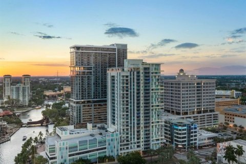 Condominio en Fort Lauderdale, Florida, 3 dormitorios  № 2084962