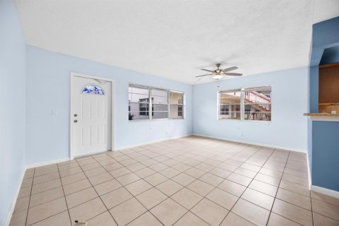 Copropriété à vendre à West Palm Beach, Floride: 1 chambre, 63.55 m2 № 2083179 - photo 13