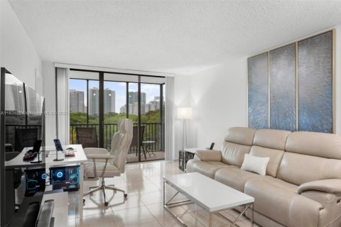 Condominio en venta en Aventura, Florida, 2 dormitorios, 87.7 m2 № 1817636 - foto 3