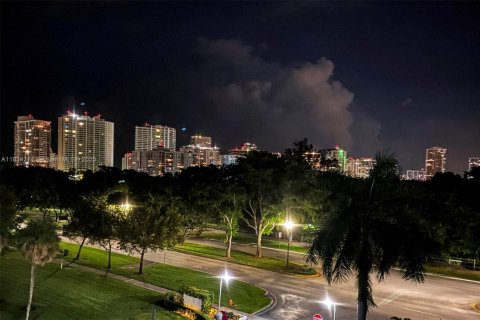 Condominio en venta en Aventura, Florida, 2 dormitorios, 87.7 m2 № 1817636 - foto 18