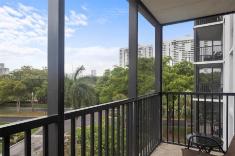 Condominio en venta en Aventura, Florida, 2 dormitorios, 87.7 m2 № 1817636 - foto 19