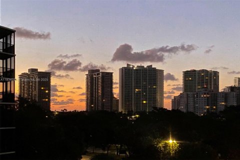 Condominio en venta en Aventura, Florida, 2 dormitorios, 87.7 m2 № 1817636 - foto 17