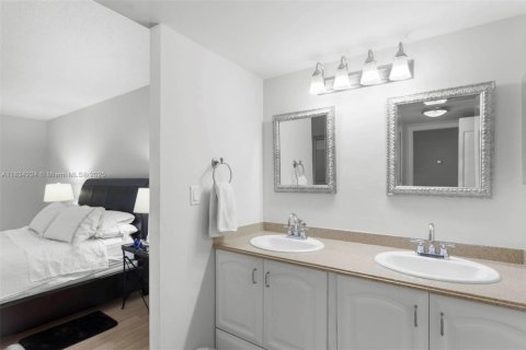 Condominio en venta en Aventura, Florida, 2 dormitorios, 87.7 m2 № 1817636 - foto 9