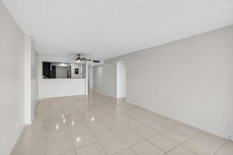 Condominio en alquiler en Boca Raton, Florida, 2 dormitorios, 104.98 m2 № 2084989 - foto 19