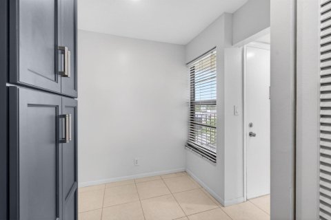 Condominio en alquiler en Boca Raton, Florida, 2 dormitorios, 104.98 m2 № 2084989 - foto 11
