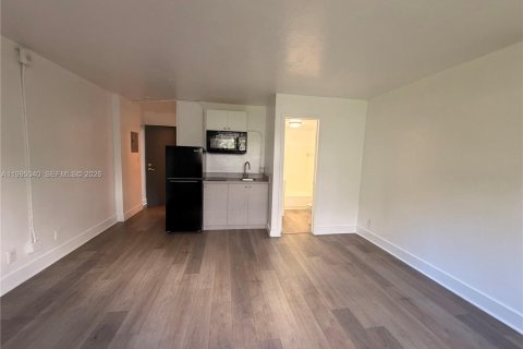 Appartement à louer à Miami, Floride: 2949.65 m2 № 2058906 - photo 5
