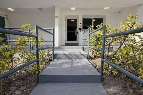 Appartement à louer à Miami, Floride: 2949.65 m2 № 2058906 - photo 3