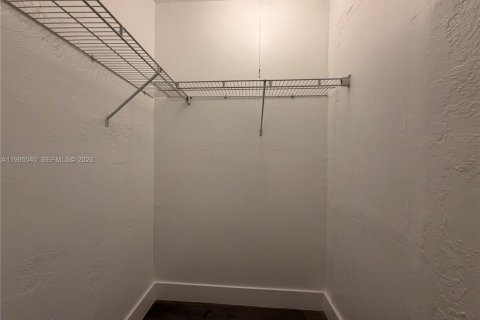 Appartement à louer à Miami, Floride: 2949.65 m2 № 2058906 - photo 9