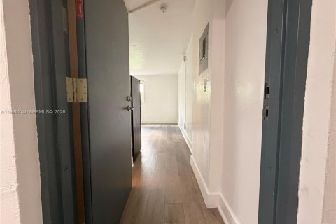Appartement à louer à Miami, Floride: 2949.65 m2 № 2058906 - photo 11