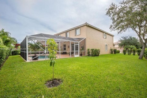 House in Coral Springs, Florida 5 bedrooms, 305.65 sq.m. № 1764133 - photo 6