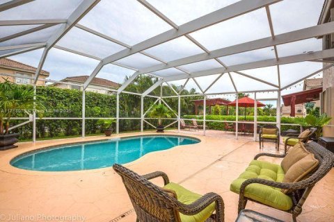 House in Coral Springs, Florida 5 bedrooms, 305.65 sq.m. № 1764133 - photo 4