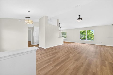 Casa en alquiler en Minneola, Florida, 3 dormitorios, 140.93 m2 № 1903383 - foto 5