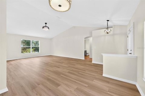 Casa en alquiler en Minneola, Florida, 3 dormitorios, 140.93 m2 № 1903383 - foto 9