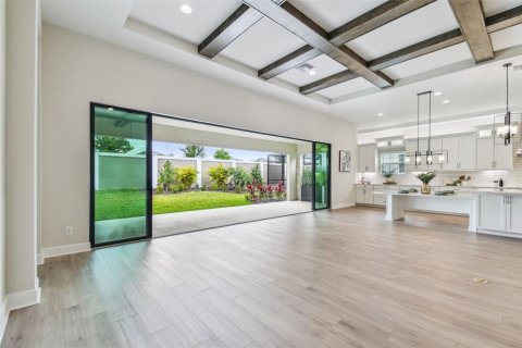Casa en alquiler en San Antonio, Florida, 5 dormitorios, 291.53 m2 № 1854463 - foto 14