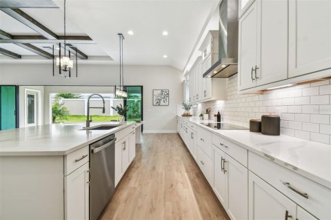 Casa en alquiler en San Antonio, Florida, 5 dormitorios, 291.53 m2 № 1854463 - foto 24
