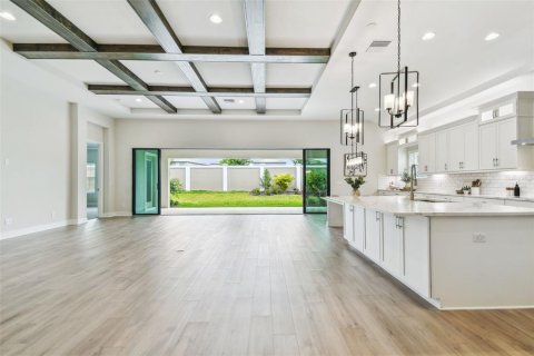 Casa en alquiler en San Antonio, Florida, 5 dormitorios, 291.53 m2 № 1854463 - foto 8