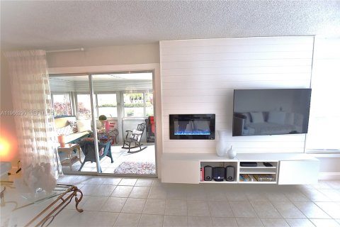 Casa en venta en Lake Worth, Florida, 2 dormitorios, 95.13 m2 № 2028113 - foto 4