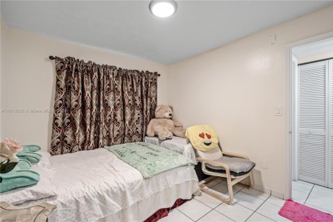 Condominio en venta en Hialeah, Florida, 2 dormitorios, 89.19 m2 № 1863582 - foto 17