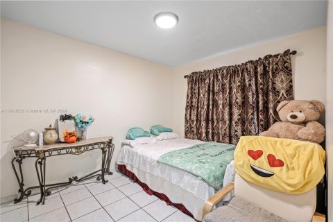 Condominio en venta en Hialeah, Florida, 2 dormitorios, 89.19 m2 № 1863582 - foto 16