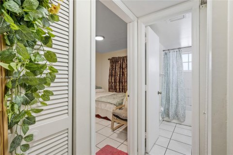 Condominio en venta en Hialeah, Florida, 2 dormitorios, 89.19 m2 № 1863582 - foto 15