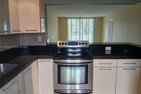 Купить кондоминиум в Санрайз, Флорида 2 спальни, 95.69м2, № 1995844 - фото 2