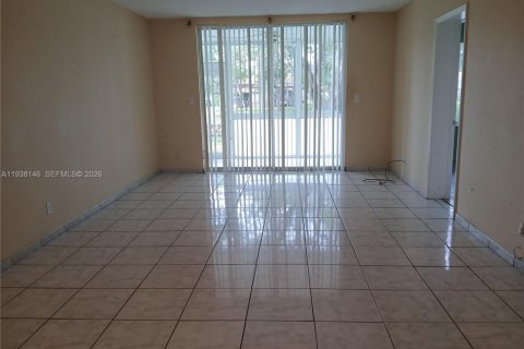 Купить кондоминиум в Санрайз, Флорида 2 спальни, 95.69м2, № 1995844 - фото 4