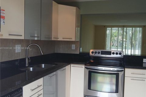 Купить кондоминиум в Санрайз, Флорида 2 спальни, 95.69м2, № 1995844 - фото 3