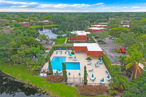 House in Plantation, Florida 2 bedrooms, 127.46 sq.m. № 1945550 - photo 28