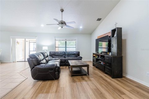 Villa ou maison à vendre à Riverview, Floride: 5 chambres, 248.42 m2 № 2295298 - photo 21